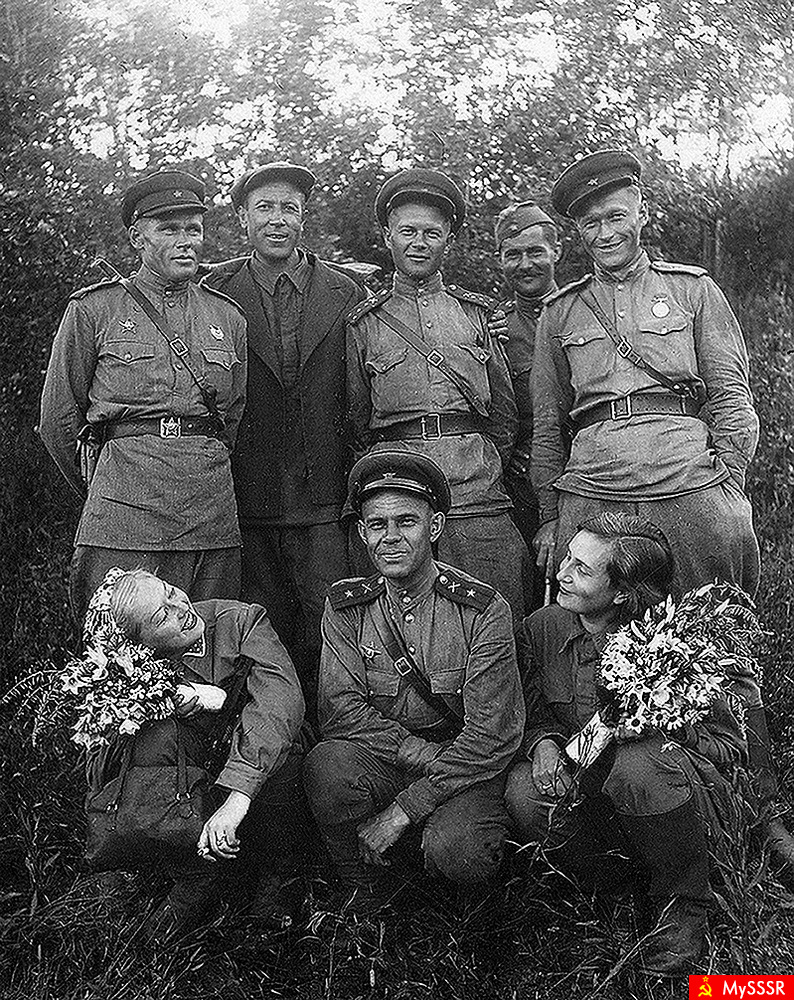       -      1943      